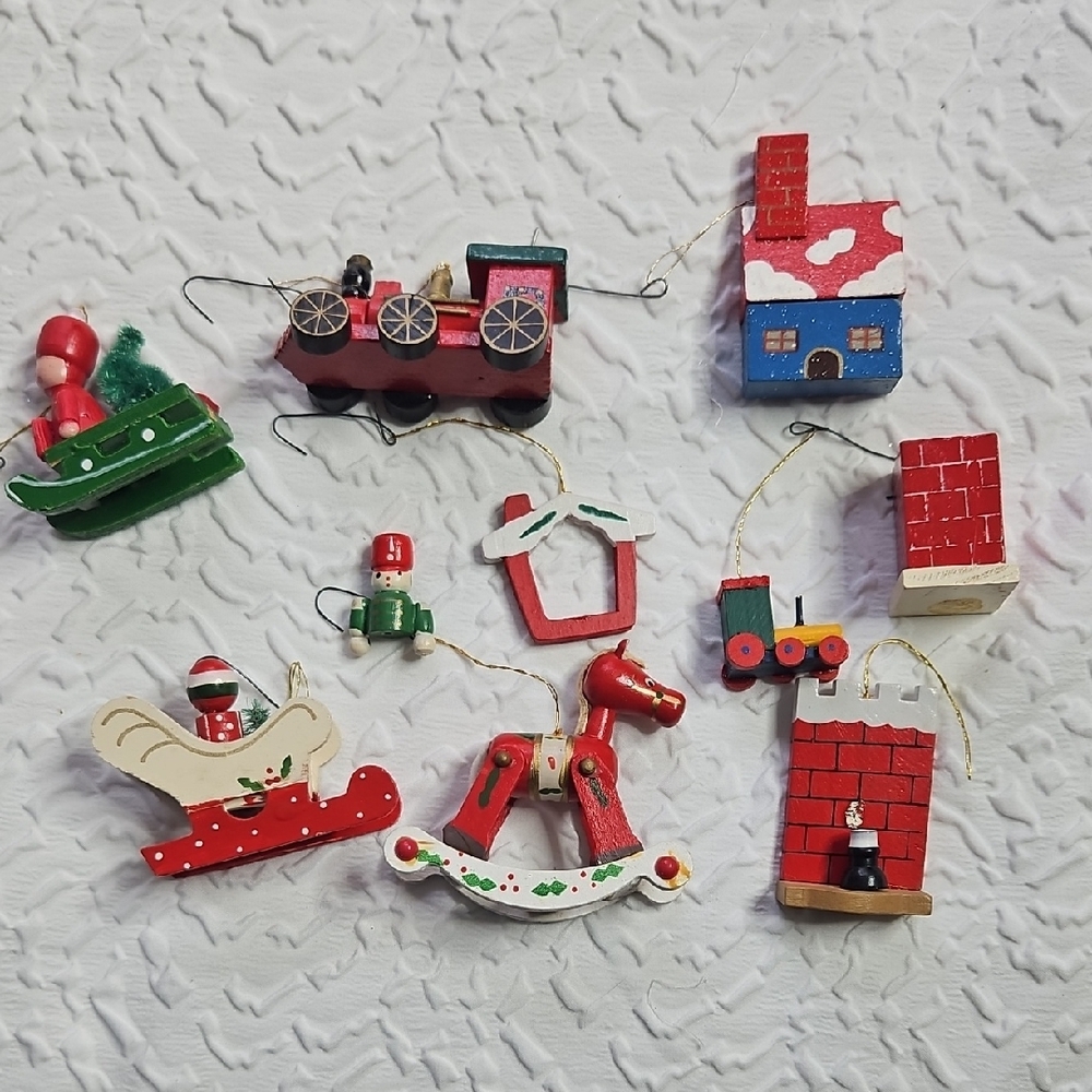 Colorful Wooden Christmas Ornaments Set  10 Pieces -8 Ornaments